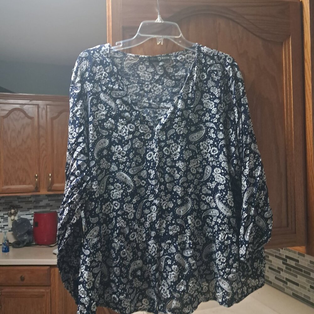WOMENS TOP SIZE 1X - Picture 8 of 11